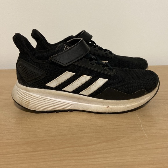 Boys adidas shoes - Picture 2 of 6